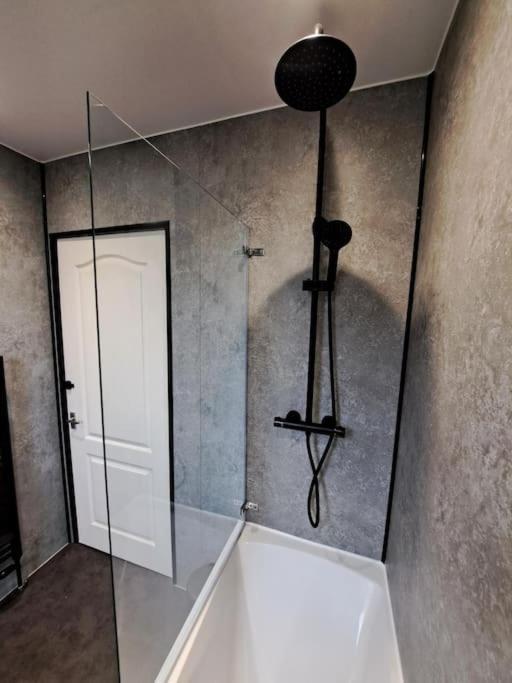 Glasgow Apartment Close To The Airport Renfrew Exterior foto