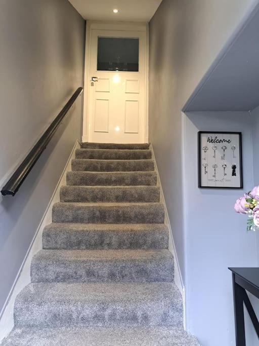 Glasgow Apartment Close To The Airport Renfrew Exterior foto